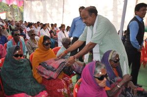 eye camp samapan-17-12-2013 (5)