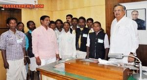 BAIGA TRIBES,बैगा आदिवासी पंहुचे विधानसभा की कारवाही देखने।