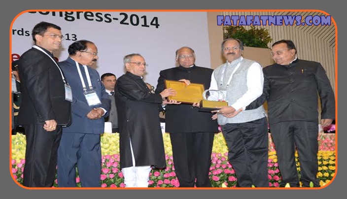 Agriculture Minister Brij Mohan Agrawal received Karmn Awards