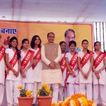 SHIVRAJ SINGH WITH STUDENT IN SATNA