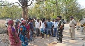 sp surguja visit in naxsal area 2