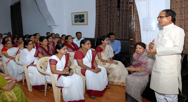 SHIVRAJ SINGH WITH ANGANBADI WORKER