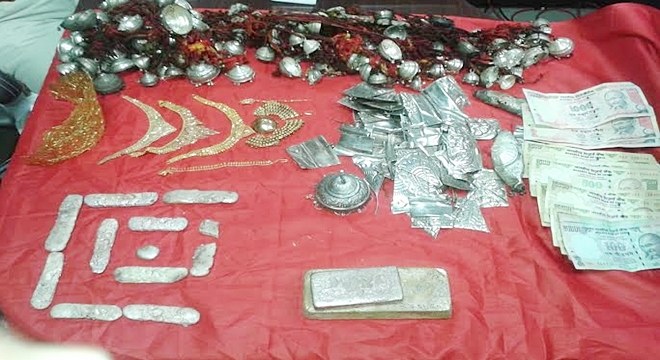 Korba theft in the Srwmngla temple.
