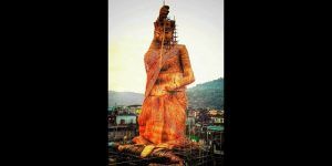 muslim-people-builds-a-100-feet-high-goddess-durga-idol-with-bamboo-sticks