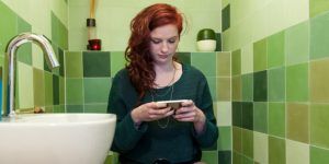 youth-using-internet-even-in-the-bathroom-a-survey-says-1