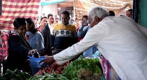 COLLECTER KIRAN KAUSHAL IN VAGITABLE MARKET