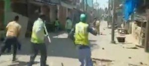 aligarh-police-pathrav-1