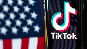 tik-tok-logo-phone-app-united-states-flag-reflection-5286.jpg