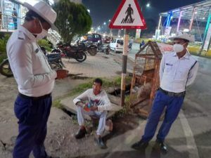 The thief dressed in a guard dressed in an ATM ... caught by the police when the alarm rang