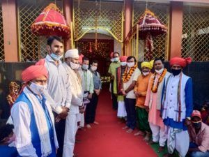 After joining Kutumb Jatra, Sansad and Bastar Dussehra Committee Chairman Deepak Badge arrived in time to live