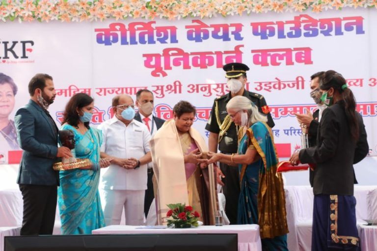 PicsArt_11-16-06.27.41