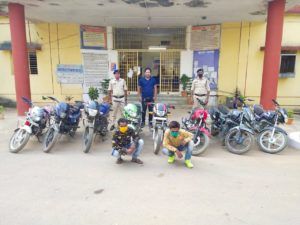 08 accused arrested for stealing 08 city motor cycle from Odisha in Mahasamund.