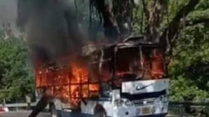 fire-in-bus-vaishno-devi_1652442692.jpeg