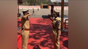 viral-video-police-officer-daughter-become-ias-officer-father-salute_1676552311.jpeg