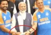 PM Modi, PM Modi With Trophy, Indian Cricket Team