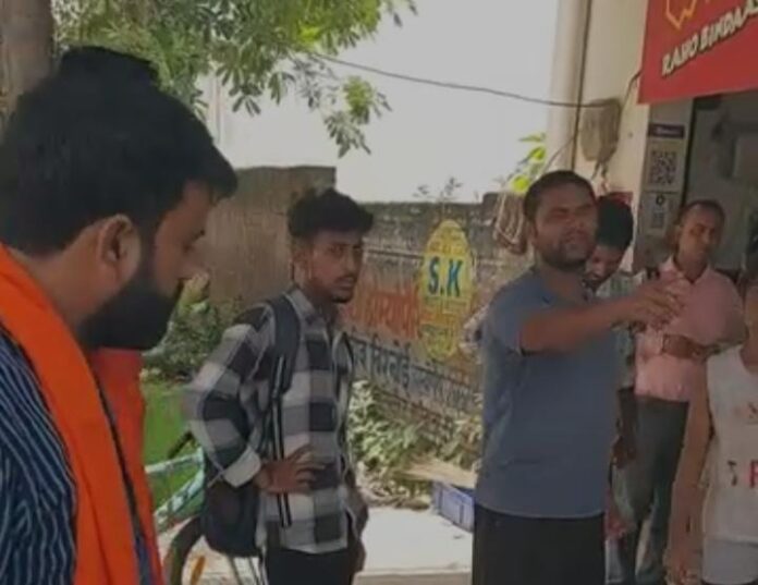 Viral Video, Nameplate Conflict, Shop Name Changed, Hindu Yuvavahini